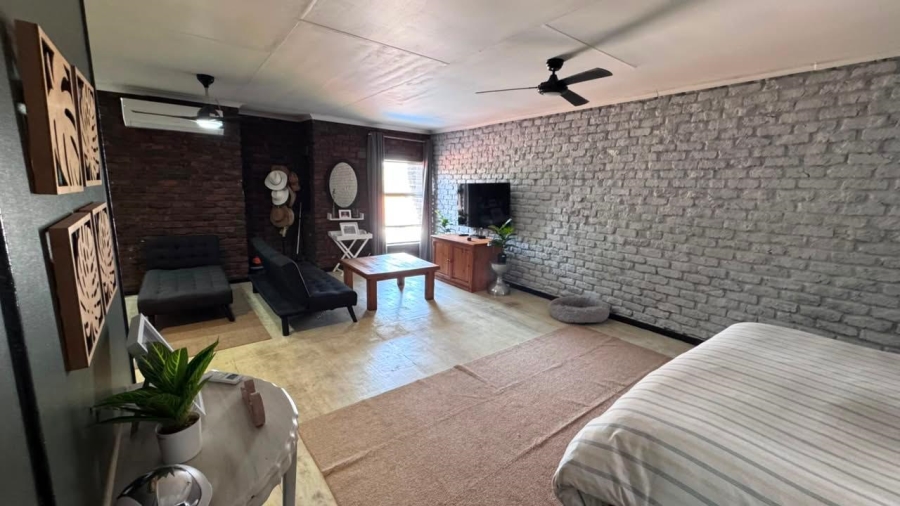 5 Bedroom Property for Sale in Royldene Northern Cape